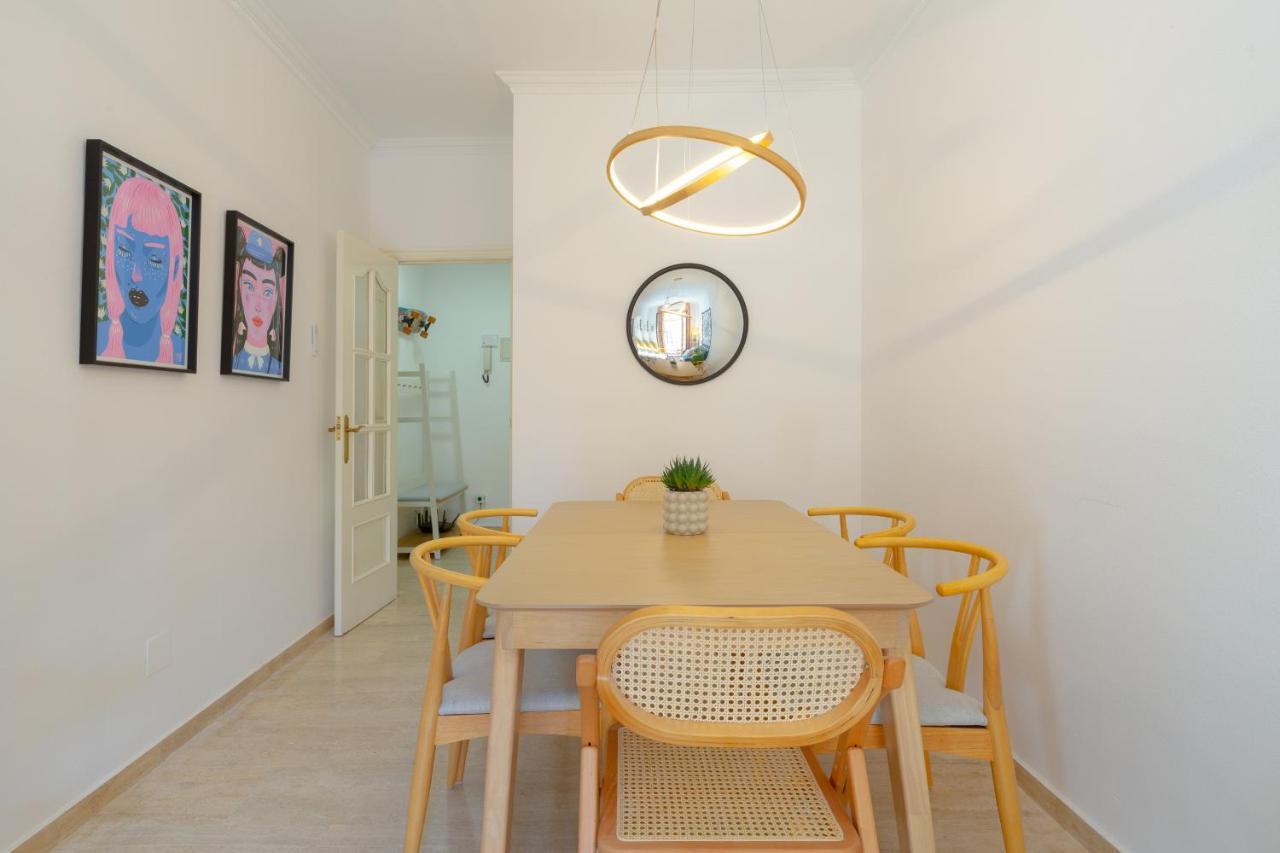 Bright Apartment With Patio And Balconies In The Center Málaga Eksteriør billede