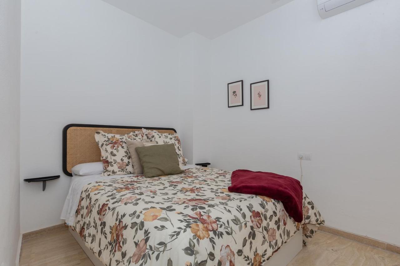 Bright Apartment With Patio And Balconies In The Center Málaga Eksteriør billede