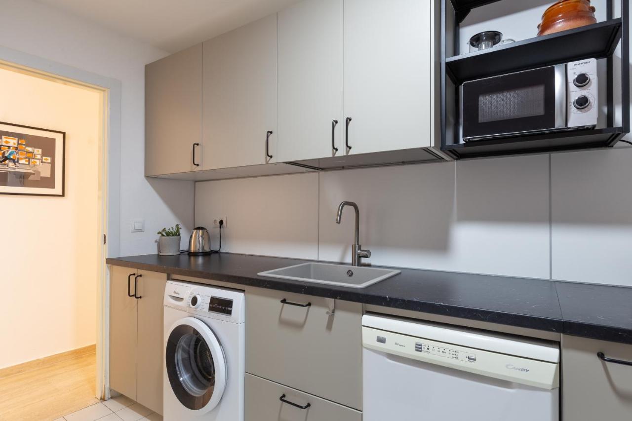 Bright Apartment With Patio And Balconies In The Center Málaga Eksteriør billede