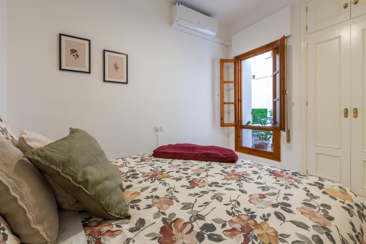 Bright Apartment With Patio And Balconies In The Center Málaga Eksteriør billede