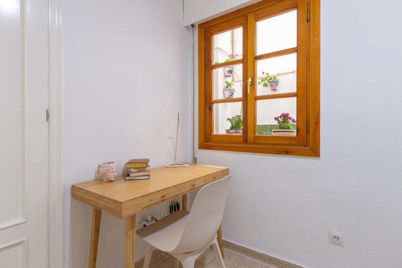 Bright Apartment With Patio And Balconies In The Center Málaga Eksteriør billede